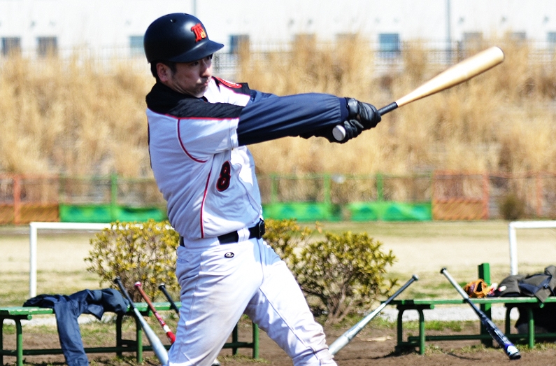 チームKeiの3番・伊藤(8)は2打数1安打2四球と抜群のチャンスメイクを披露した。