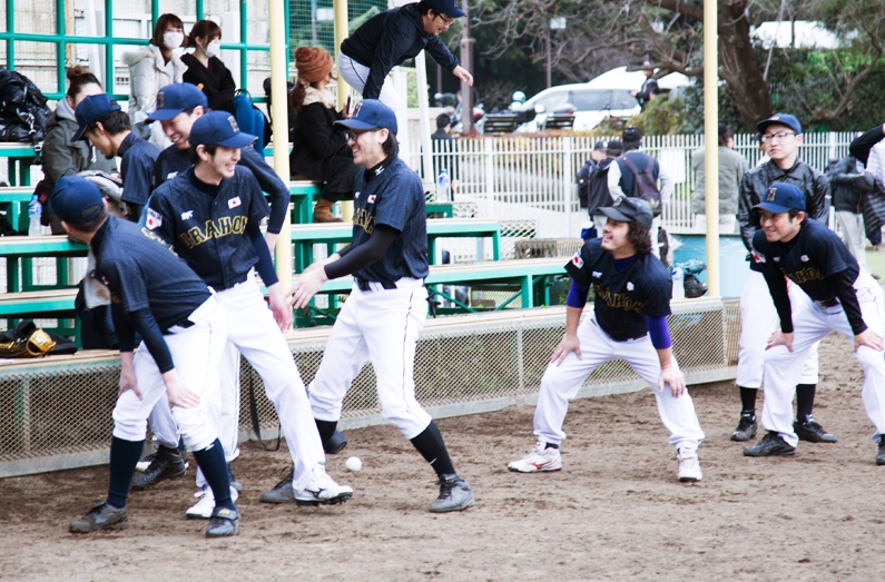 地力で勝ると言われる日本橋裏本町軟式野球部。明るい雰囲気も特徴だ。